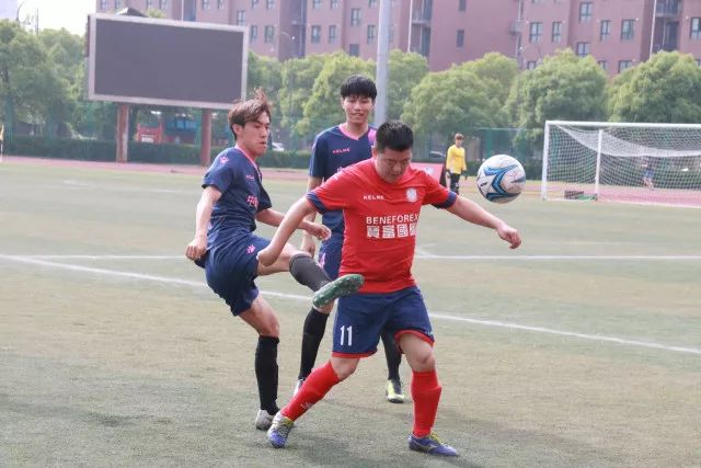 体坛午爆｜三人离开中国男篮集训营，利物浦租借签下阿劳霍